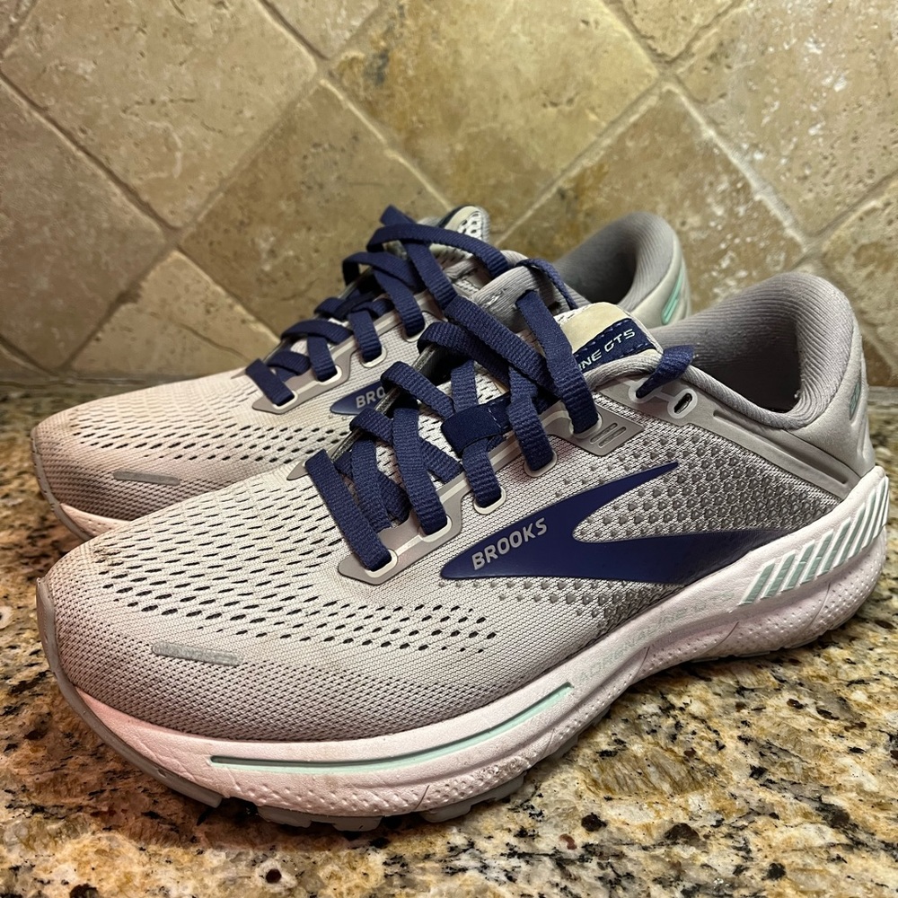Women’s Brooks running shoes